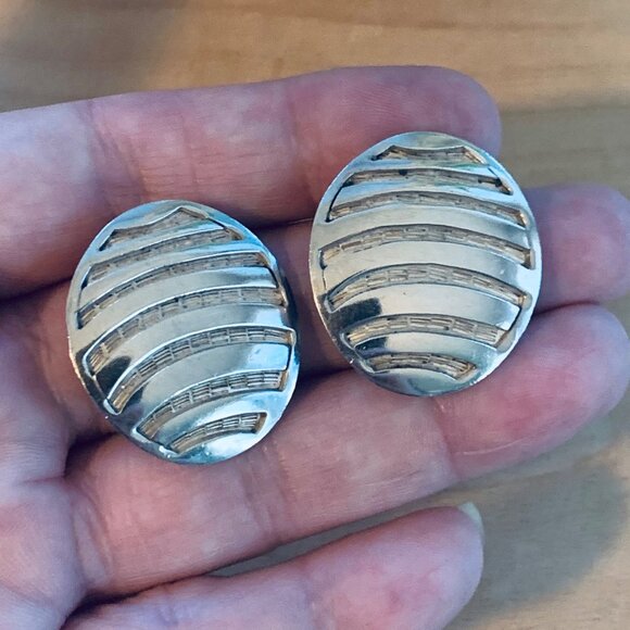 VTG Sterling Silver 925 Oval Clip-On Statement Earrings Ridge Textured Design - Picture 3 of 9